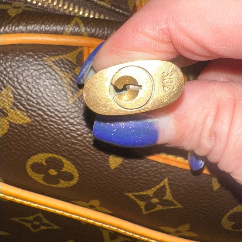Louis Vuitton Trouville Crossbody Strap, Tag, Poignet, Box & DustBag ENTRUPY COA - Picture 12 of 16